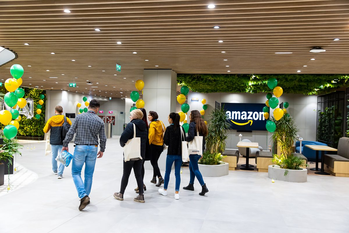 Palace Iași – Amazon
